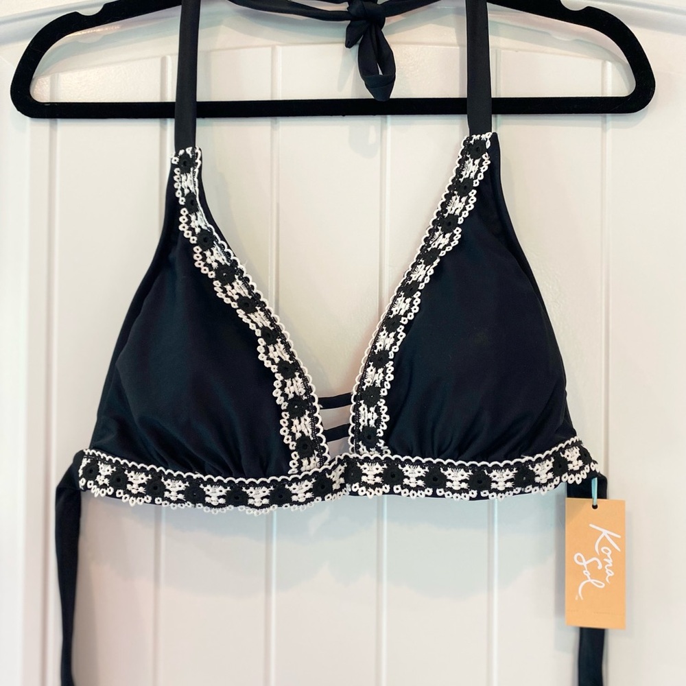 Kona Sol Black and White Bikini Top